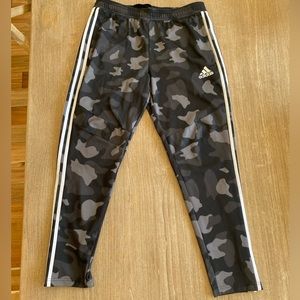 Adidas Large Grey/Black Camo Sweatpants